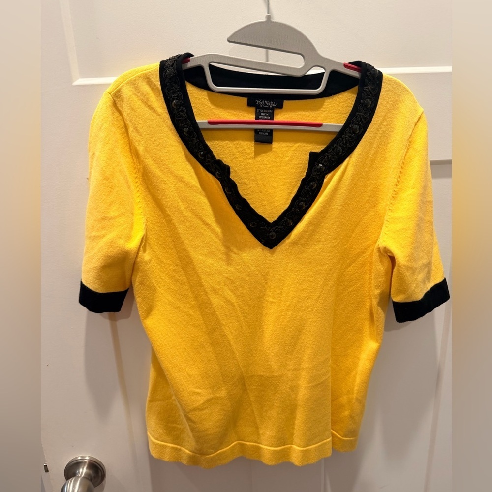 Bob Mackie Studio Yellow Knit Top Black Trim V-Neck Short Sleeve M